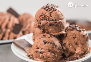 Helado de chocolate casero. Como preparar el helado más cremoso.