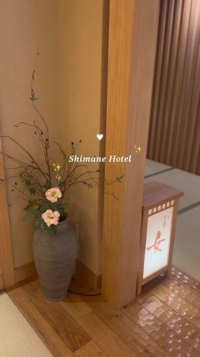 📍島根県🦢地元のお宿🐇を紹介する♨️♡想像以上に良くてコスパ最強で最高だった✨バイキングのご飯も美味しくて、サービスのアイスバー🍨にラーメン🍜もしっかりいただいた🤤♡貸し切り風呂もサウナも堪能した！みんな島根遊びに来てね〜！ 🔗ホテルURLはインスタやコメント欄に📝 #ホテルステイ #ホテル女子会 #ホテルルームツアー #おすすめホテル #おすすめホテル紹介 #ホカンス #ホカンスvlog #ホカンス女子会 #tiktokホテル #旅行動画 #旅行日記 #旅行vlog #旅行 #りゆよすすめスポット #旅行おすすめ#旅行おすすめスポット#島根旅行 #出雲大社 #島根観光 #島根県 #温泉旅行 #温泉巡り #ドーミーイン #共立リゾート #カニ食べ放題 #温泉宿 #ご縁の国しまね #しまねっこ #神門通り #出雲縁 #月夜のうさぎ #お宿月夜のうさぎ 🐇