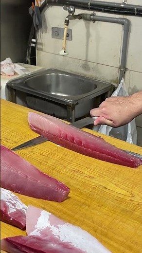 Ultimate Blade Skills: Japanese Hamachi Sashimi Edition! 🗡️🐟🔥 #KnifeMastery #hamachi