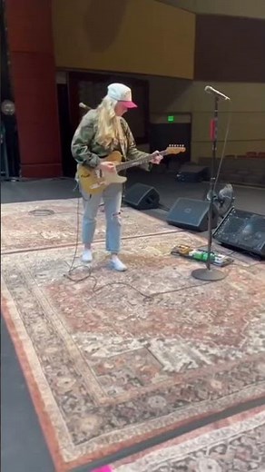 Guess the soundcheck song!