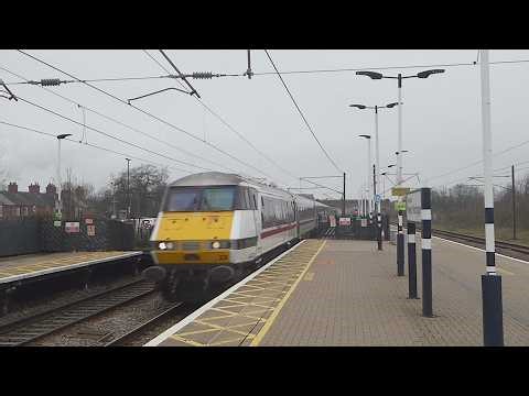 LNER 225 passes Newark Northgate (9/3/26)