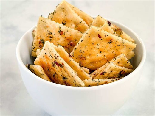 Joanna Gaines' saltine cracker recipe is so good, I have it memorized (my family loves it)