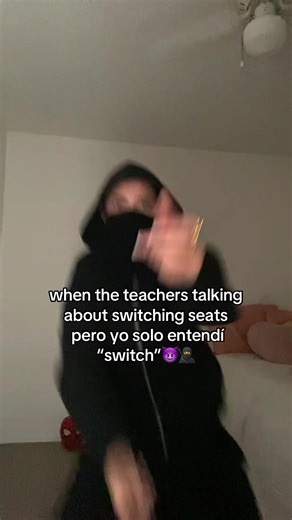 A (@topsecretshhhh03)’s video of switch seats