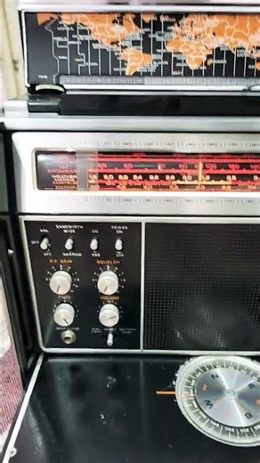 zenith Radio R-7000 made in USA