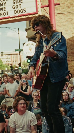 folk singer RIPS John Denver's Country Roads at Wiener's Circle