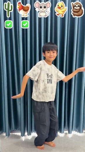 CCT - Cậu bé bắt chước động vật || The boy imitates animals.