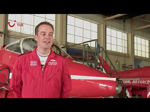 Red Arrows pilot Mike Bowden talks to TUI | TUI