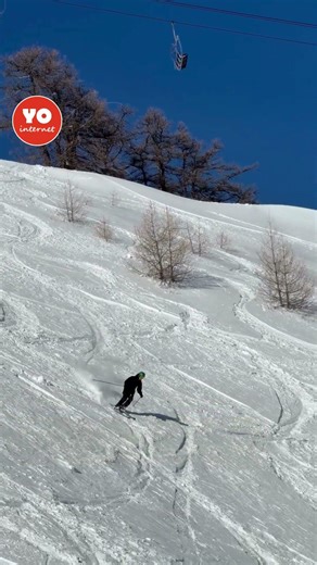 Ski Jump Fail on Praloup Slope Caught on Camera