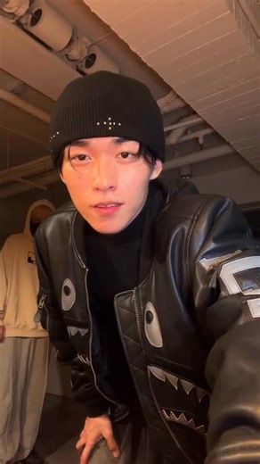 C.Y蔡承祐 on Instagram: "起床來好好面對昨天的樣子了"