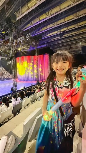 Renny Mulia on Instagram: "Nggak nyangka bakal se-seru ini nonton Disney On Ice! Dari Moana sampai Mirabel, semua tampil memukau di atas es! Musik, visual, dan vibes-nya bener-bener magical. Buat yang belum nonton, buruan ke Istora Senayan, 2–11 Mei 2025. Wajib banget! Kim Super Happy bangettt ❤️ Special Thanks to @youniversecomm @fimeladotcom #disneyonice"