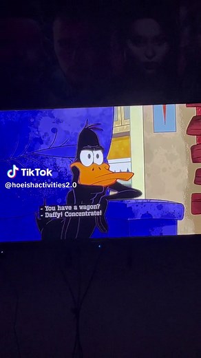 Daffy Duck & Bugs Bunny Hilarious Moment | Looney Tunes Show Clip