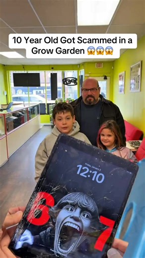 meowl (@meowl1555)’s video of little boys sharing an apple after school