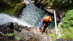 Become a canyoneer in the Cascades with this local guide group