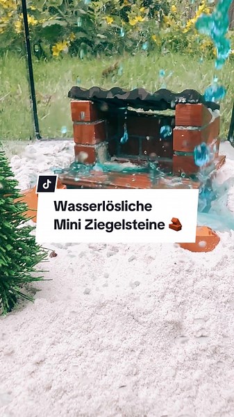Das in Wasser auflösen macht mindestens so viel Spaß, wie das Mauern selbst! Spielen eure Kids auch gerne mit Wasser, Sand und Matsch? Unsere #teifoc Ziegelsteine lösen sich in warmen Wasser und können anschließend für neue Bauprojekte wiederverwendet werden. Nachhaltiges und natürliches Spielzeug aus Ton. 🌎♻️ #spielspaß #matsch #sensoryplayideas #sensoryplaytoddler #sensoryplayforkids #nachhaltigesspielzeug #madeingermany🇩🇪❤️