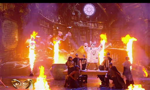 Mask singer 2025 - Le Chaton chante "Elle me contrôle" de M. Pokora