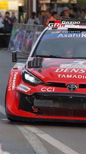 WRC #ラリージャパン 🚗🇯🇵5/28(木)の開幕を前に、豊田市駅前で事前イベント『FORUM8 Rally Japan Street Session 2026』が開催され、ドライバーたちが登場✨️優勝トロフィーのお披露目や選手インタビュー、そしてサイン会など、たくさん集ってくださったファンの皆さまとの交流が行われました。開催拠点の豊田市は、ラリージャパンの熱気で盛り上がってきました🔥ラリージャパン特設サイト➡️ https://t.co/3IzGtfyLyP#WRCjp