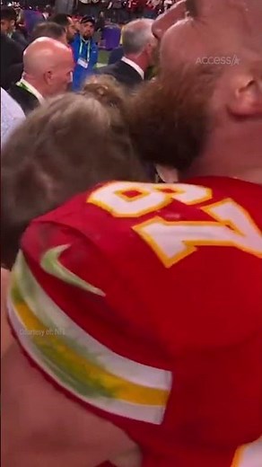 Taylor Swift Kisses Travis Kelce