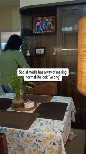 Things that are totally normal but social media makes us feel are not good enough. Social media has a way of making normal life look “wrong.” But here’s the truth: so many things you do every single day are perfectly normal — even if the internet makes you feel otherwise. 1. Having a home that looks lived-in Not every corner needs to be magazine-worthy. A few toys, dishes, or clothes lying around = signs of real life. 2. Feeling tired even if you didn’t “do a lot” Your body and mind process stre