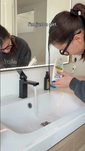 Qui connait la technique et fait la même chose avec sa frange rideau ?🫣