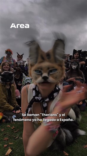 🦊 Se llaman therians y el fenómeno ya ha llegado a España: jóvenes que sienten una conexión profunda con un animal, caminan a cuatro patas, usan máscaras y recrean comportamientos en redes. En TikTok suman millones de visualizaciones y ya empiezan a organizar quedadas también aquí. El debate está servido. 🎙️ @miriam.g6 | Área Costa del Sol