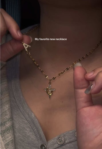 My Favorite New Necklace: A Fashion Essential