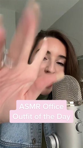ASMR office ootd 🥰 #asmr #asmrtriggersounds #asmr_tingles #blueyeti #whispering #asmrfashion