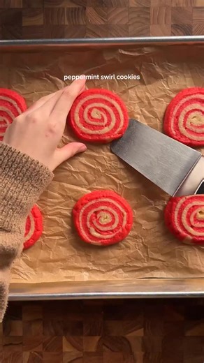 emijuju on Instagram: "peppermint swirl sugar cookies 1 cup unsalted butter, soft 3/4 cup (150g) white sugar, see note 1/4 cup (50g) powdered sugar 1 egg 2 tsp (8g) vanilla extract 2 1/2 cups (315g) ap flour 1/2 tsp (3g) baking powder 3/4 tsp (4g) salt 3 peppermint candy sticks (18–20g) red gel food coloring *remove 3 tbsp of sugar and set it aside. this will be used later. in a large bowl, cream together the butter and remaining sugar, plus the powdered sugar (i did the wrong order in the video