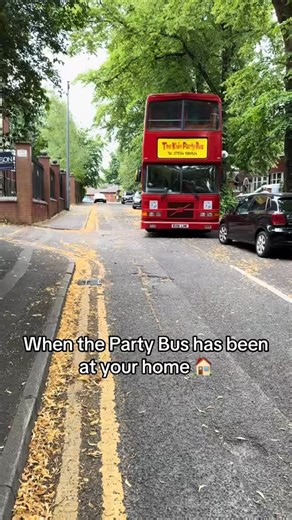 Kidspartybus💕💕🫶🫶🥳🥳 ℂ𝕣𝕖𝕒𝕥𝕚𝕟𝕘 𝕄𝕖𝕞𝕠𝕣𝕚𝕖𝕤, 𝕆𝕟𝕖 ℙ𝕒𝕣𝕥𝕪 𝕒𝕥 a 𝕋𝕚𝕞𝕖 #PartyBus #Kidsparties #Partyideas * THE BEST PARTY EVER * #KidsPartyBus #partybus #partyideas #Bustransformation #luxurykidsparties #mobilepartybus | Kids Party Bus