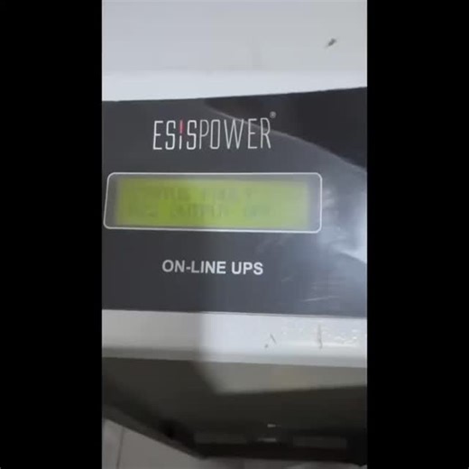 Leader Engineering Technology💡 on Instagram‎: "إصلاح UPS ESISPOWER ATLAS-340P – 40kVA تشخيص انهيار الدوائر الداخلية نتيجة "شورت ف بطاريات" أثناء التركيب. 🔍 الجهاز صناعي 3-Phase Online بجهد بطاريات 360V DC. القصر الكهربائي يولد تياراً ارتدادياً عنيفاً يضرب عمق لوحات القدرة والتحكم، ولا يتوقف ضرره عند الكابلات الخارجية. ⚠️ الأجزاء المتضررة (قائمة الفحص): IGBT Modules: انهيار حراري يمنع الإقلاع. Snubber Circuits: تلف مكثفات ومقاومات امتصاص الصدمات. PSP Board: تعطل التغذية المساعدة (ظهور كود A39).