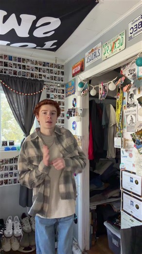 Left right #viral #jesuslovesyou #tiktokdance #2025tiktokdance #trendingvideo