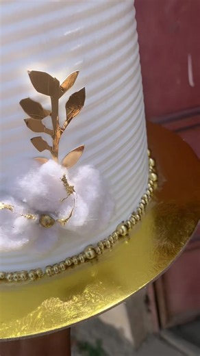 Bolos que eu mesma fiz os topper 🥰🥰😭😭 . Bolo de noivado 30mil Bolo bodas de Algodão 30mil . Estamos em cacuaco WhatsApp 938.68.69.05 #bolosdecorados #foryoupage #viral_video #viral #parte2