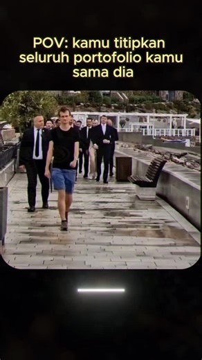 Mari_Oficial on Instagram: "Pada 2013, Vitalik Buterin mengguncang dunia teknologi dengan merilis whitepaper Ethereum—sebuah visi revolusioner untuk platform blockchain yang mendukung smart contracts. Saat itu, Ethereum bahkan belum eksis di pasar; token ETH baru diperkenalkan setahun kemudian melalui ICO dengan harga sekitar $0.30–$0.40 per koin. Bayangkan jika Anda menginvestasikan hanya $1 saat itu: berkat pertumbuhan nilai ETH yang luar biasa hingga mencapai ribuan dolar hari ini, investasi 