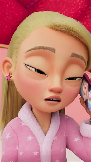 Who’s calling on Star’s pink cell phone? 📱