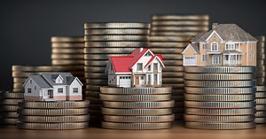 Which property segment won big in investments in Q421?