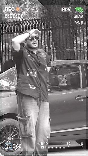 32K views · 90 reactions | Peeche Dekho Peeche #pranks #rjpranks #redfm #bajaateraho | Red FM | Facebook