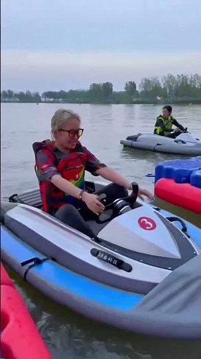 Revolutionary Rush: Experience the Electric Jet Boat by Havospark!