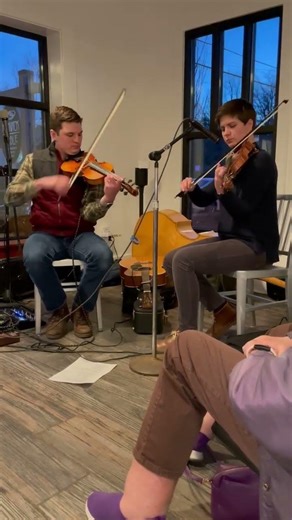 Twin Fiddle Old-Time: “Old Joe” | Birds of a Feather (Live)