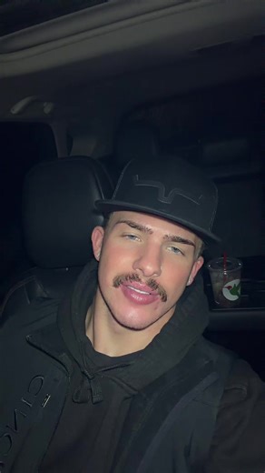 Kelly Lowe (@k3llyb0y)’s videos with iris - ✮⋆˙