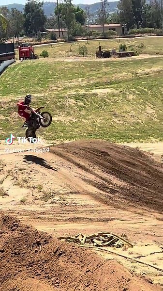 Video does no justice to this jump ☹️ #krizzykranked #motocross #fyp