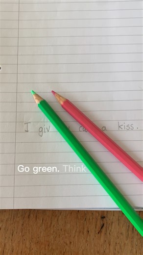 Learn to Read | Support Your Child's Reading | Jessie Sullivan on Instagram: "IMMEDIATE feedback is so incredibly useful for children. It allows them to learn from their good mistakes straight away. Some schools colour code feedback to help support children with their next steps: Great things in green Things to think about in pink I recommend only giving 2-3 pieces of feedback per piece of writing so we keep their confidence high. #feedback #writing #marking #teacher #learnenglish"
