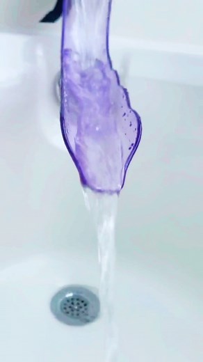 The WaterSlyde will never stop loving you 🥰💦 The #waterdiverter that makes enjoying your bath very… satisfying 😏 #bathlover #thegirlswhogetit #bathtoyforwomen #womenownedbusiness #foryou #disabilityfriendly