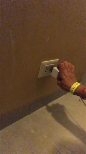 He's really good at learning how to use Wi-Fi, bro | Jarol camilo