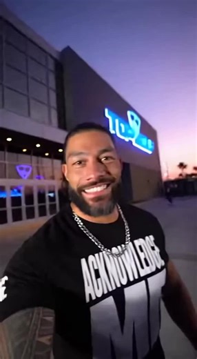 The tribal chief is back, spending his vacation time at his local top golf #romanreigns #tribalchief #topgolf #sora #wwe