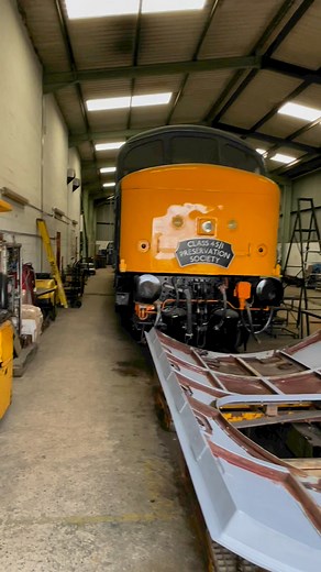Flashback to the old ‘British Rail Open days’ in the 1980s! Inside a diesel locomotive workshop at the Midland Railway - Butterley in Derbyshire. The sights and smells just took me right back to my youth! #uktrainspotting #trains #diesellocomotive #britishrailways #railway #railways #trainspotting #railroad #heritagerailway #class45 #class47 #47401 | Adrian Watson