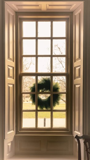 Make this holiday one for the history books! 📖🎇 Colonial Williamsburg welcomes holiday enthusiasts like no other place, as candles shine from windows in our historic buildings, garlands drape across doorways, and the air is filled with the sounds and smells of the season. Yet our holiday experience goes deeper, exploring the traditions of our diverse 18th-century community. Come experience a holiday you’ll want to unwrap again and again! Find the complete list of our holiday programs and a pri