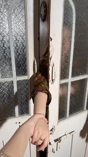 Cutipie Dananeer.😂🤍 She is a beautiful and great actress. One of my favourite pakistani actress.🥰🤍 . . . #DananeerMobeen #ahadrazamir #BestScene #infovilla #Natok #viralvideochallenge | DDD- Drama,dream and dilemma