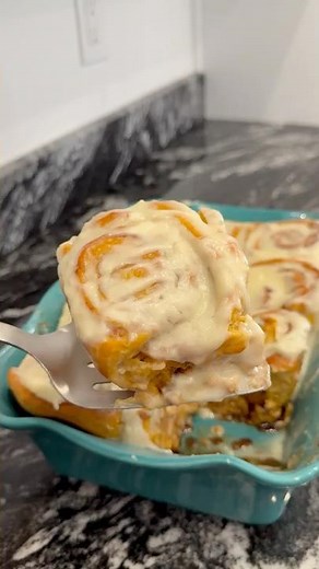 HOW TO MAKE PUMPKIN CINNAMON ROLLS #shorts