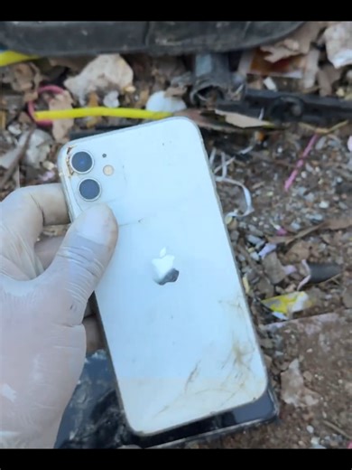 How to Restore a Broken iPhone Found in the Trash