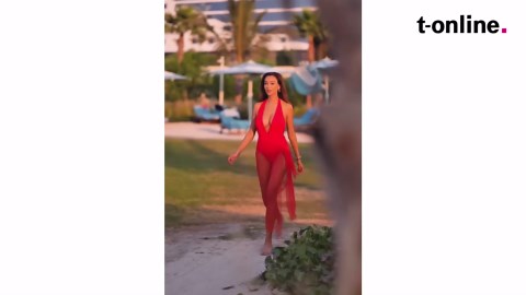 Verona Pooth zeigt Haut am Strand