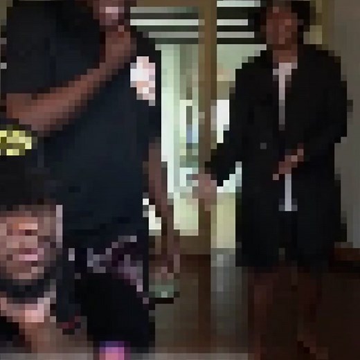 Davis Dodds' Hilarious Split Moment Caught on Camera